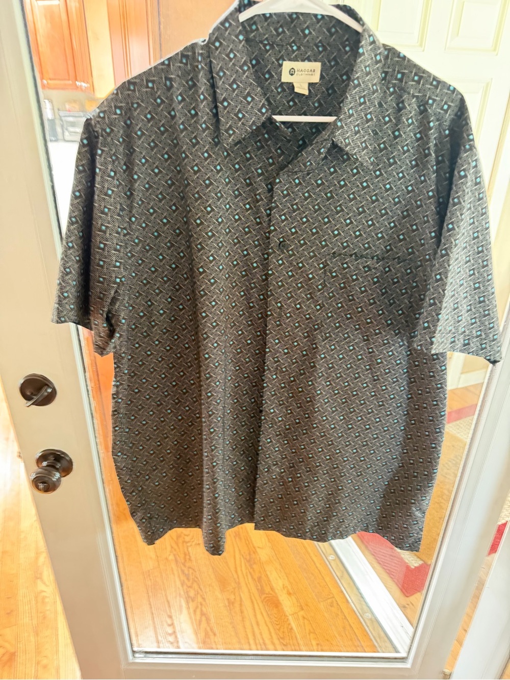 Haggar Men’s Black Short-Sleeve Button-Up Shirt with Teal Motif